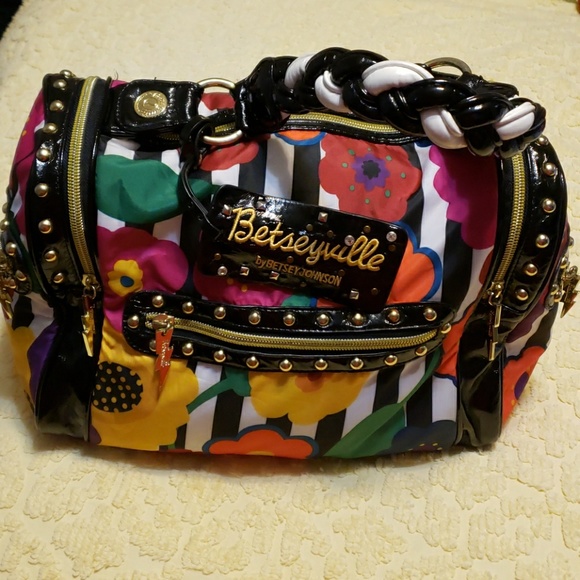 Betsey Johnson Handbags - Betsy Johnson purse MAKE AN OFFER!!!